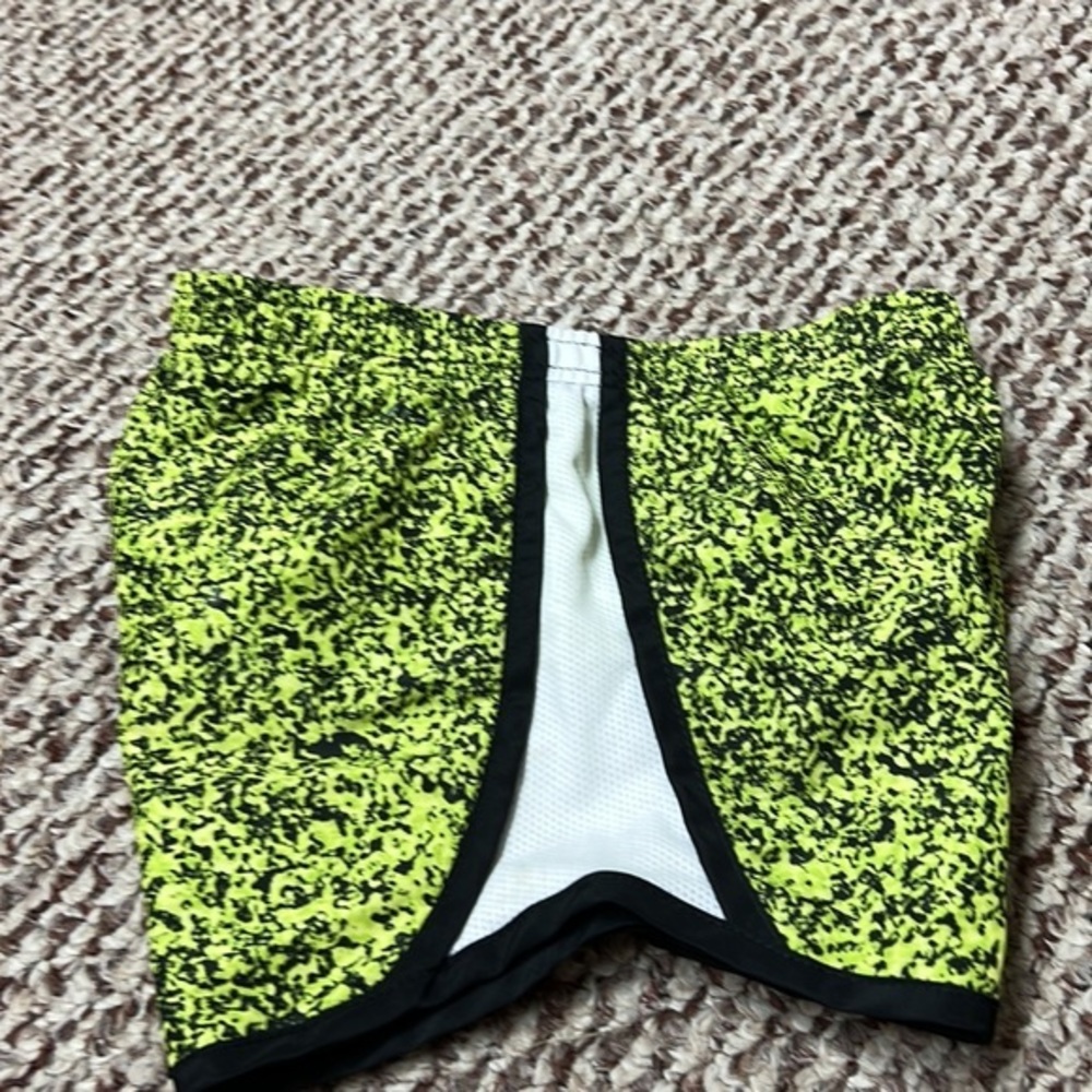 Nike‎ - Picture 3 of 9